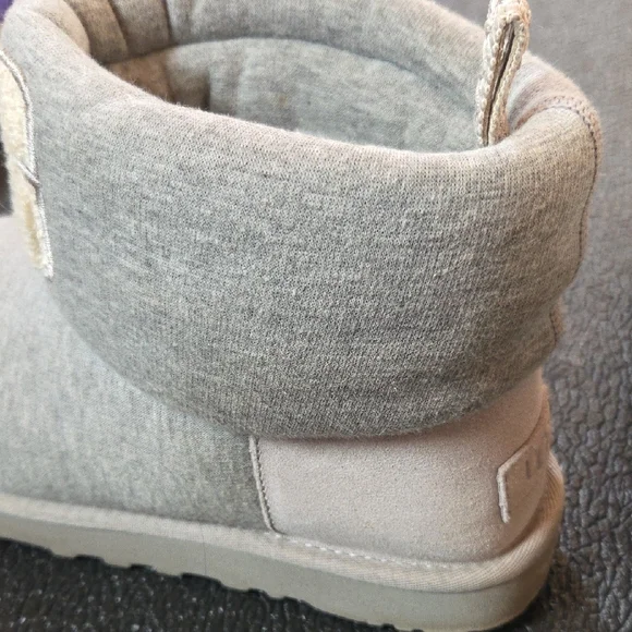 UGG Light Gray Knit Boots - Picture 6 of 15